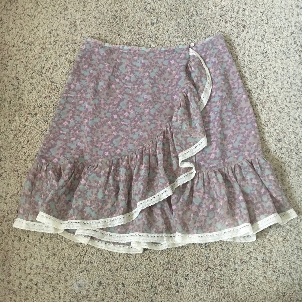 Sundance 100% silk ruffle wrap skirt size 6 purple
